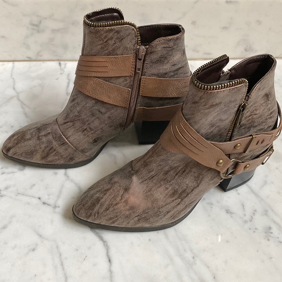 Bronze Marbled Leather Look Unique Booties - Picture 3 of 14